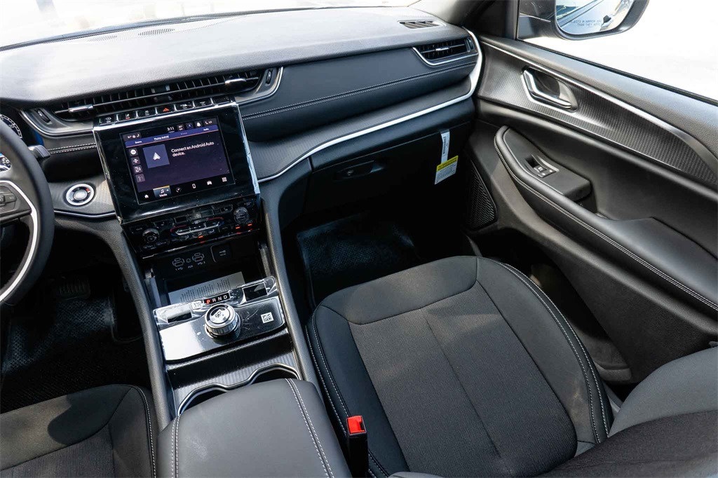 New Car 2025 Jeep Grand Cherokee L  Laredo For Sale Under $40,000 In San Marcos, Texas