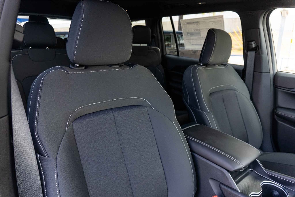 New Car 2025 Jeep Grand Cherokee L  Laredo For Sale Under $40,000 In San Marcos, Texas