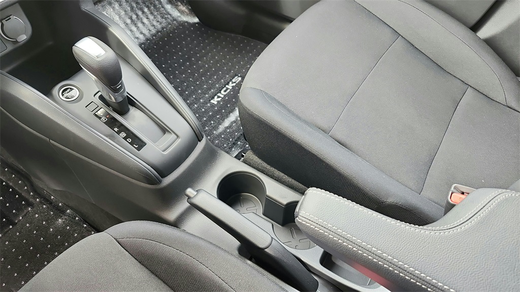 2025 Nissan Kicks Play