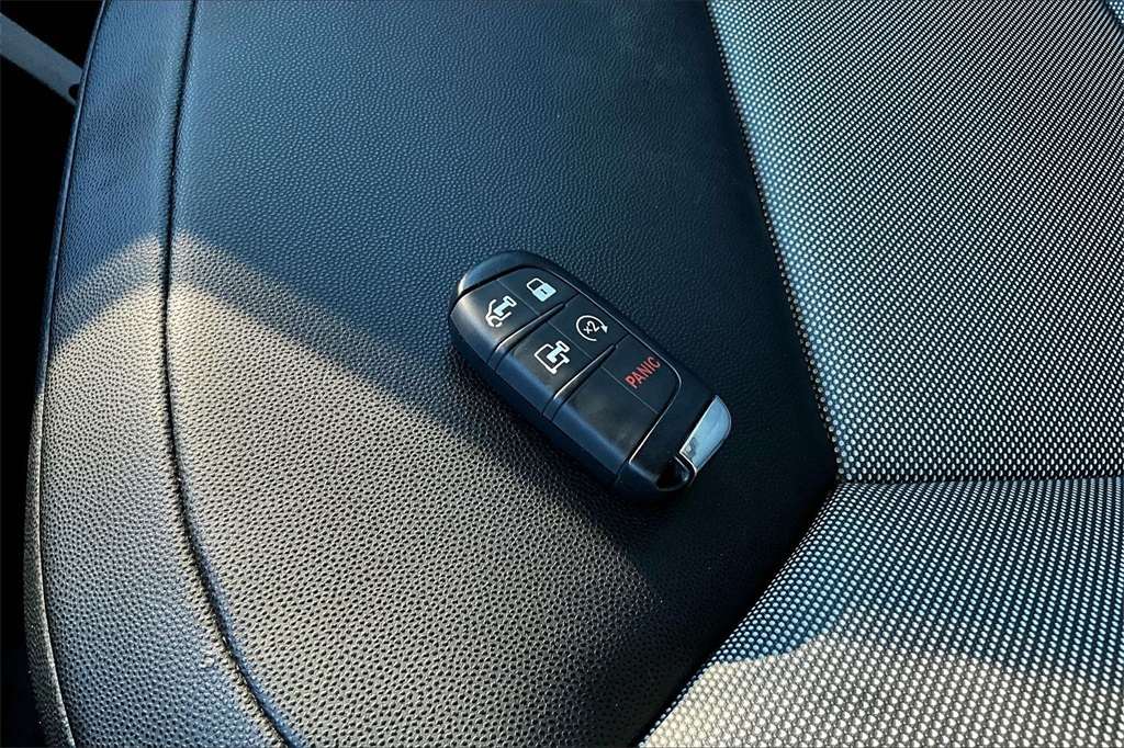 2024 Ram ProMaster 3500 Window Van High Roof - 10