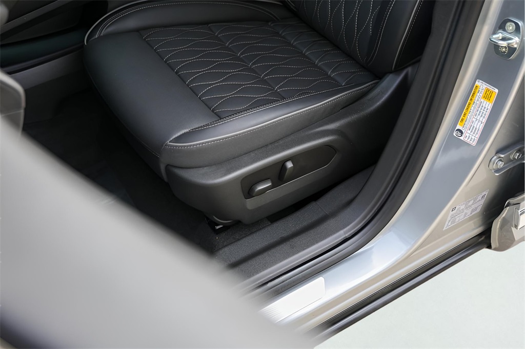 Used Car 2023 Buick Envision  Avenir For Sale Under $35,000 In Austin, Texas