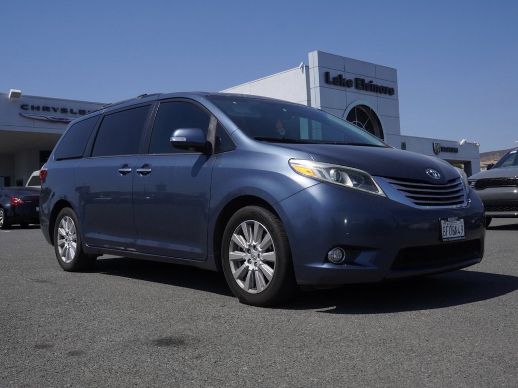 2017 Toyota Sienna XLE