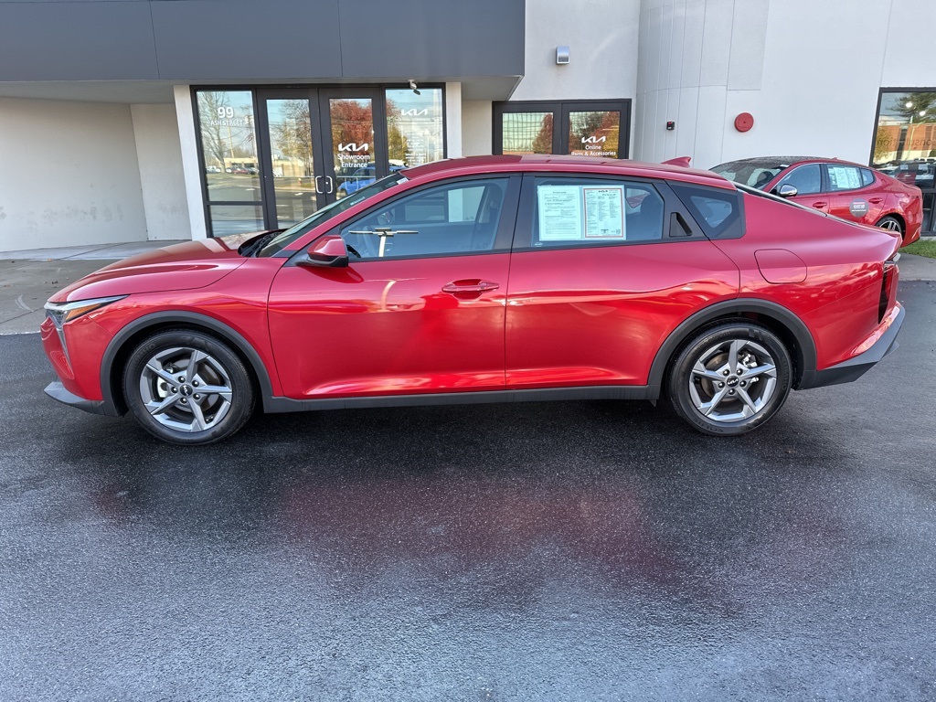 2025 Kia K4 LXS photo 2