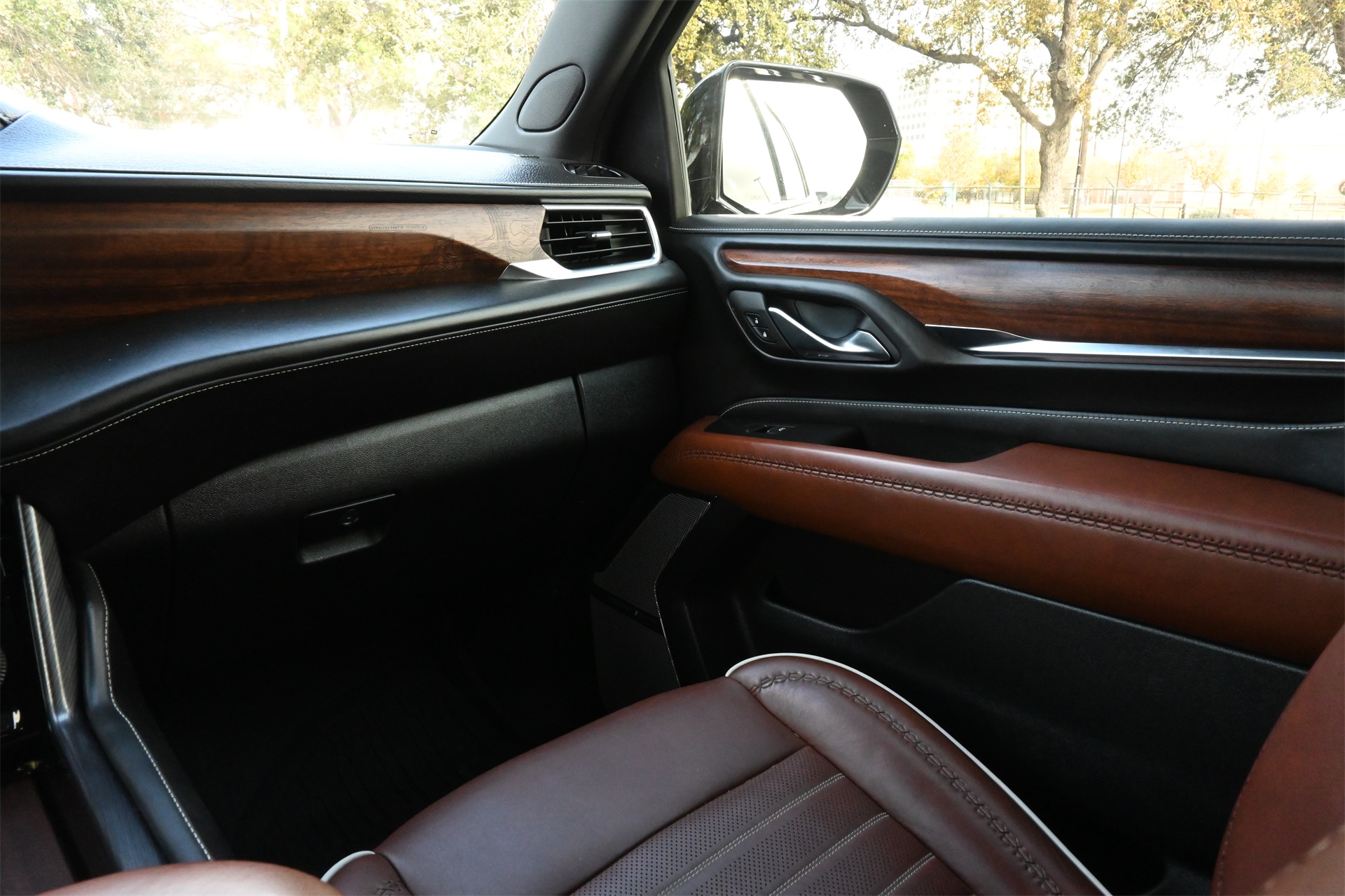 2024 GMC Yukon Denali Ultimate Black at Traditions Chevrolet