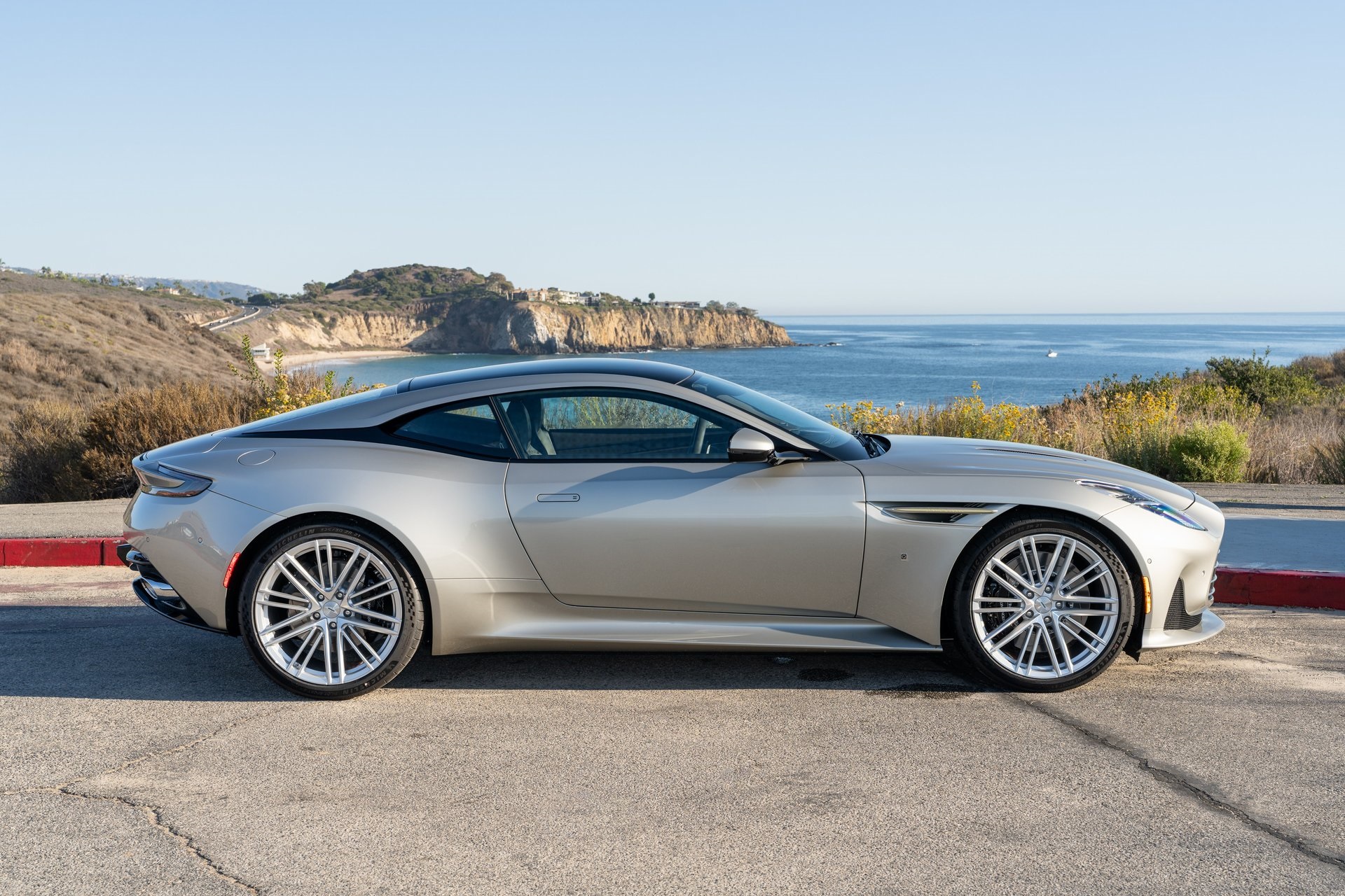 Aston Martin 2026 DB12 