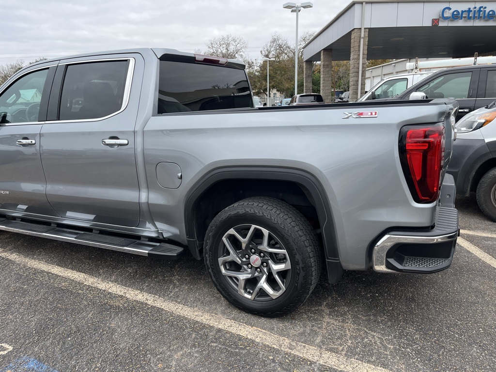 2023 GMC Sierra 1500 SLT - 9