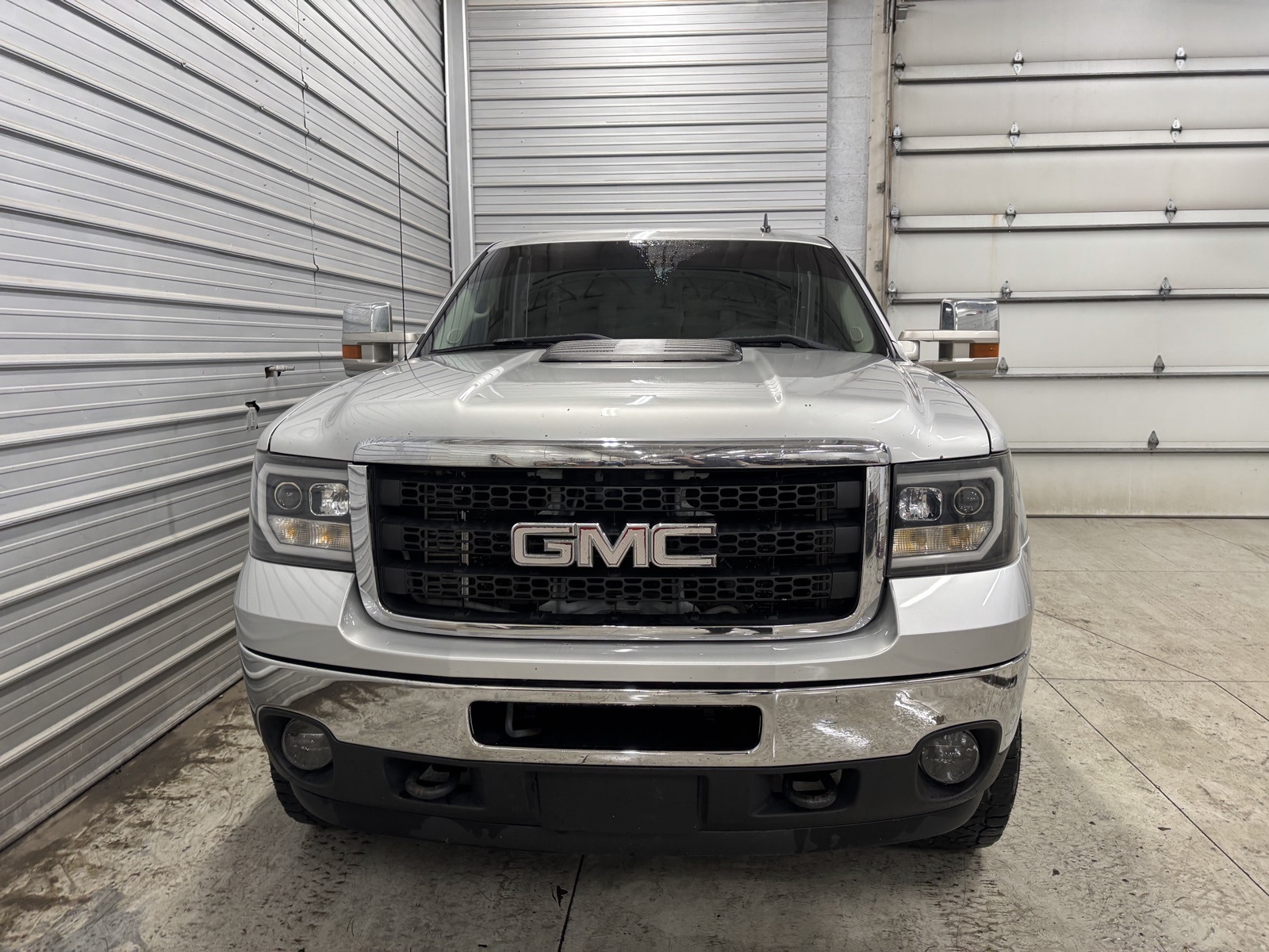2011 Gmc Sierra SLE photo 2
