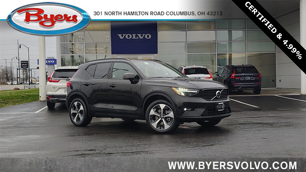 2025 Volvo XC40 B5 Plus Dark Theme AWD