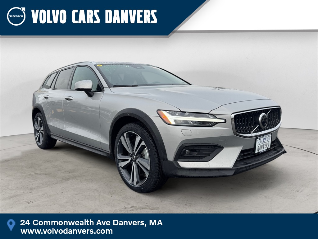2025 Volvo V60 Cross Country B5 Plus AWD