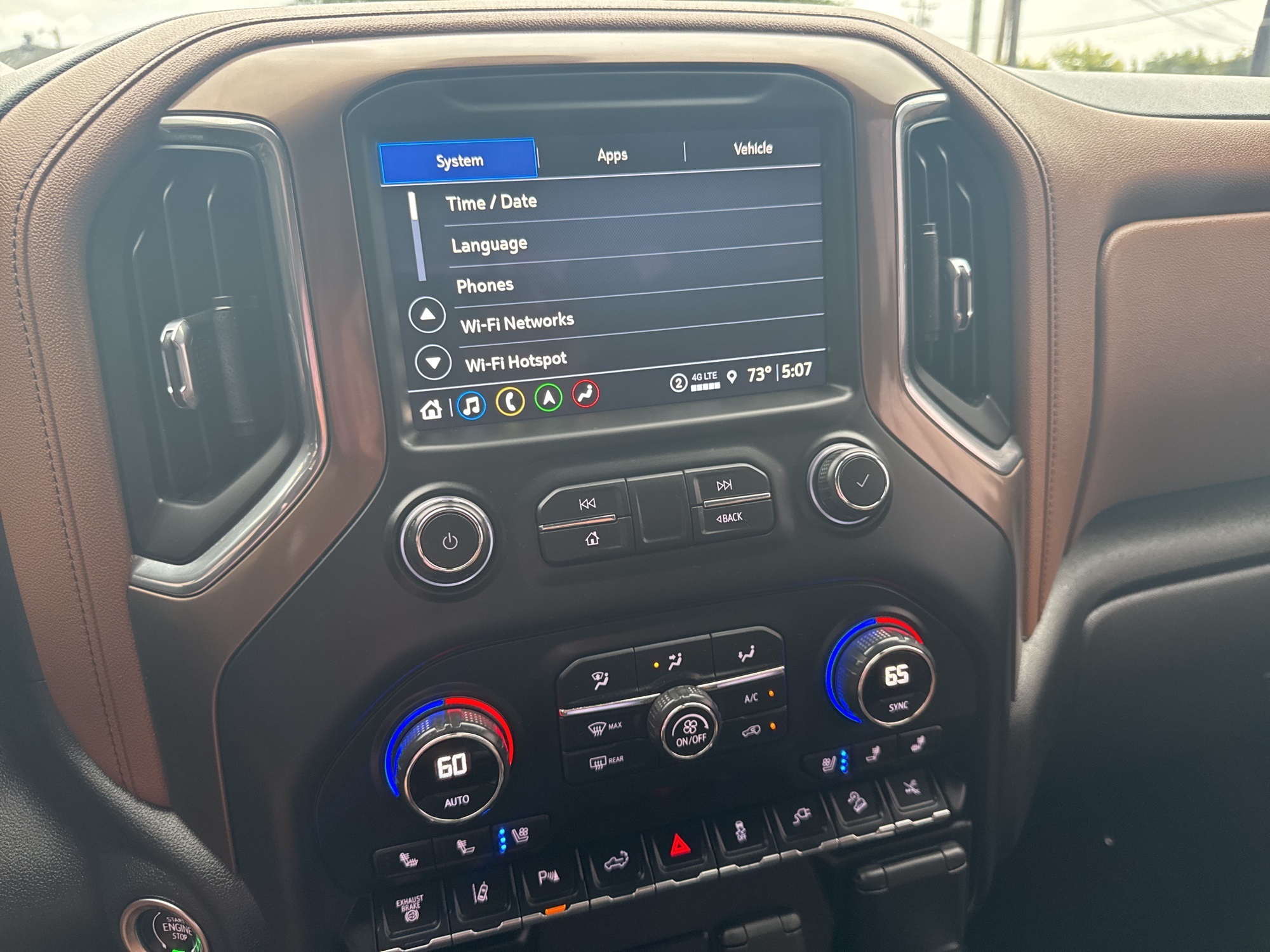 2011 Chevrolet HHR 2LT photo 37