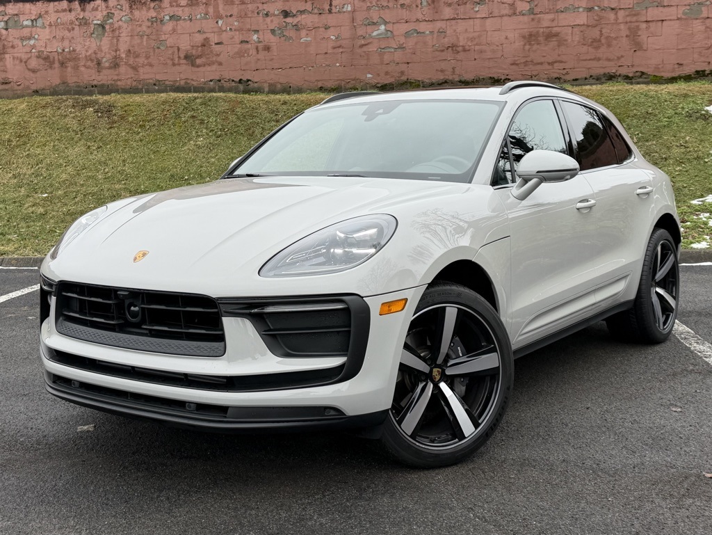 2025 Porsche Macan