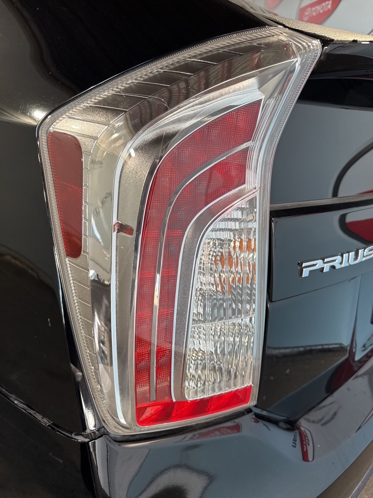 Thumbnail: 2012 Toyota Prius - 11