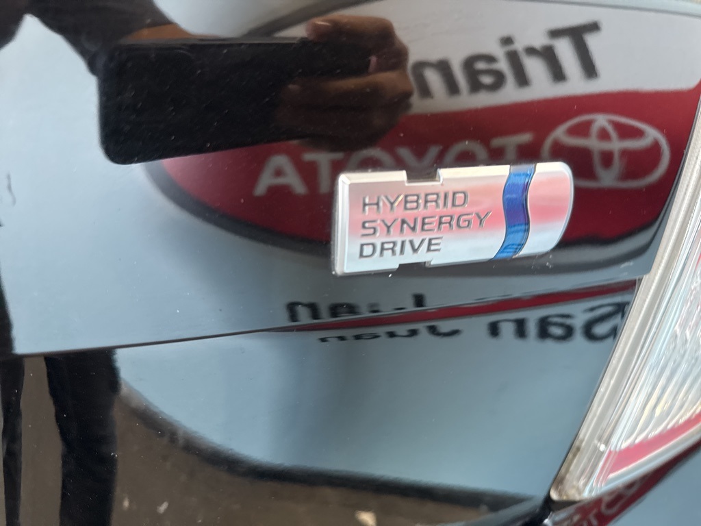 Thumbnail: 2012 Toyota Prius - 15