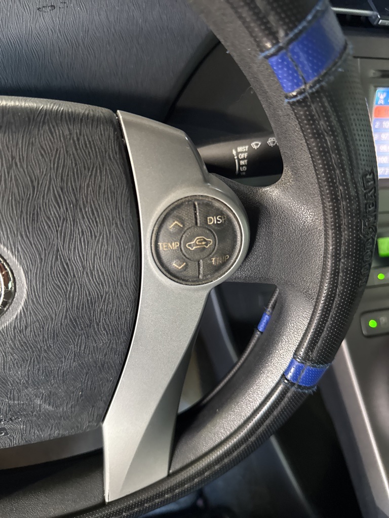 Thumbnail: 2012 Toyota Prius - 29