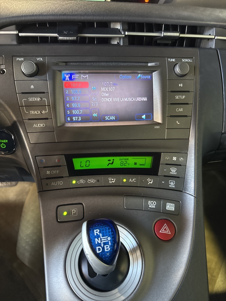 Thumbnail: 2012 Toyota Prius - 32