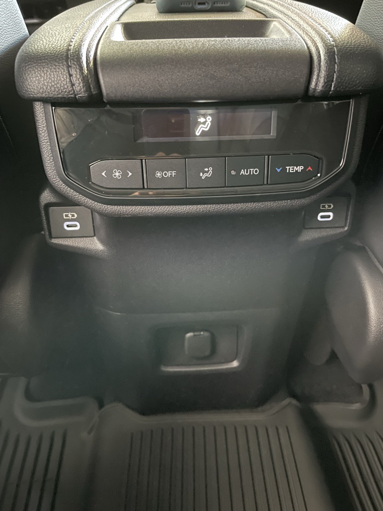 Thumbnail: 2026 Toyota Grand Highlander - 30