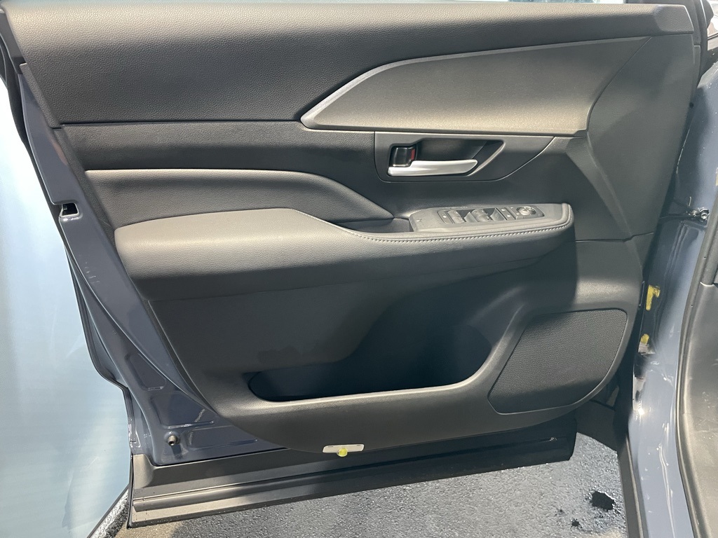 Thumbnail: 2026 Toyota Grand Highlander - 32