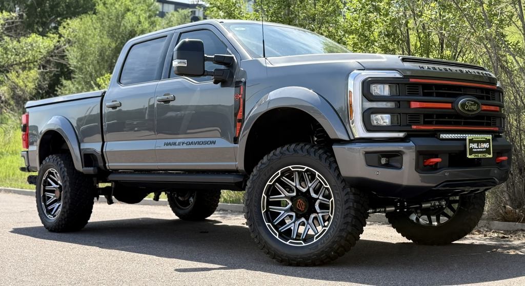 2025 Ford F-250 Super Duty Lariat Crew Cab 4WD
