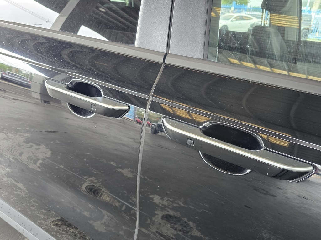 Thumbnail: 2022 Kia Carnival - 12