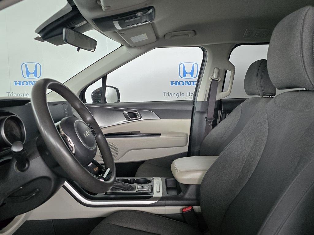 Thumbnail: 2022 Kia Carnival - 13