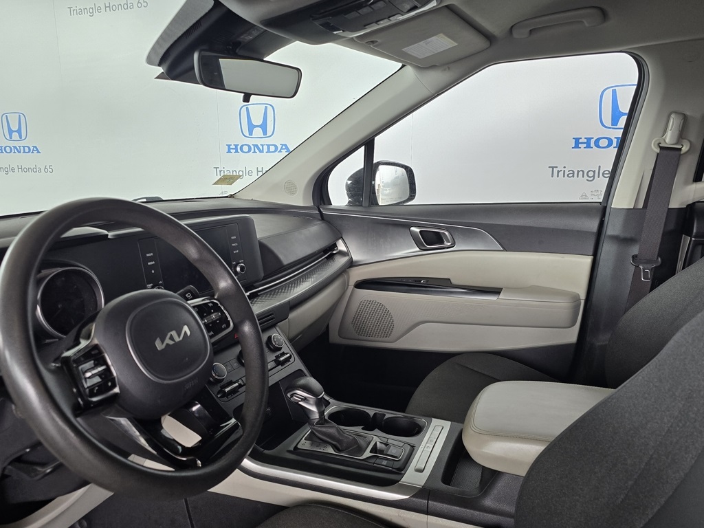 Thumbnail: 2022 Kia Carnival - 14