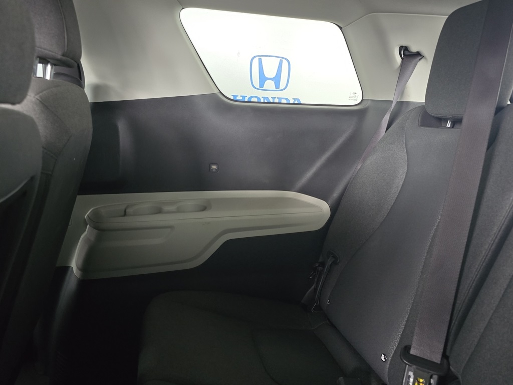 Thumbnail: 2022 Kia Carnival - 18