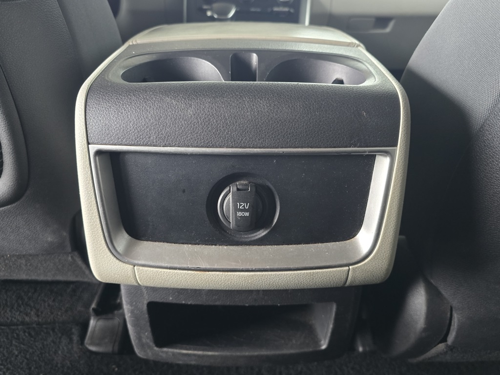 Thumbnail: 2022 Kia Carnival - 28