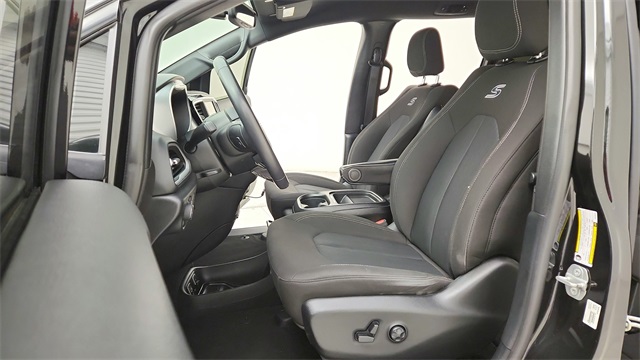 2020 Chrysler Pacifica Touring Black at Durrett Motor Company