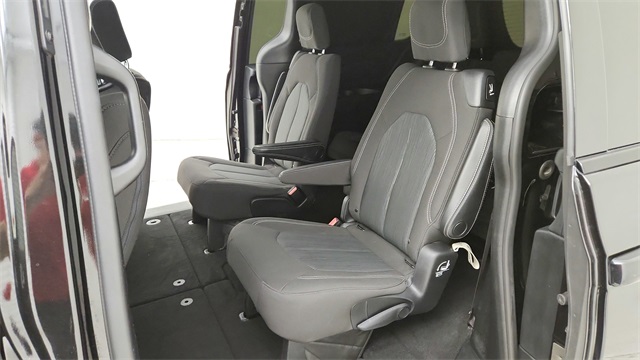 2020 Chrysler Pacifica Touring Black at Durrett Motor Company