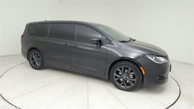 2020 Chrysler Pacifica Touring Black at Durrett Motor Company