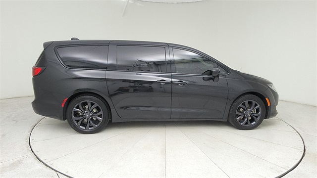 2020 Chrysler Pacifica Touring Black at Durrett Motor Company
