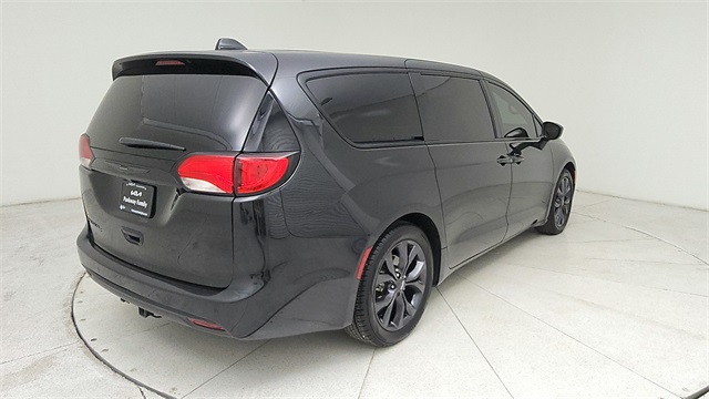 2020 Chrysler Pacifica Touring Black at Durrett Motor Company