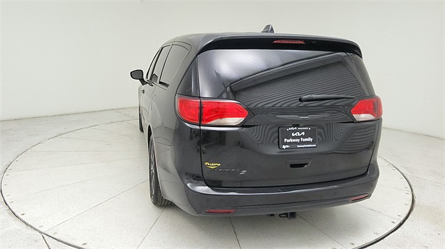 2020 Chrysler Pacifica Touring Black at Durrett Motor Company