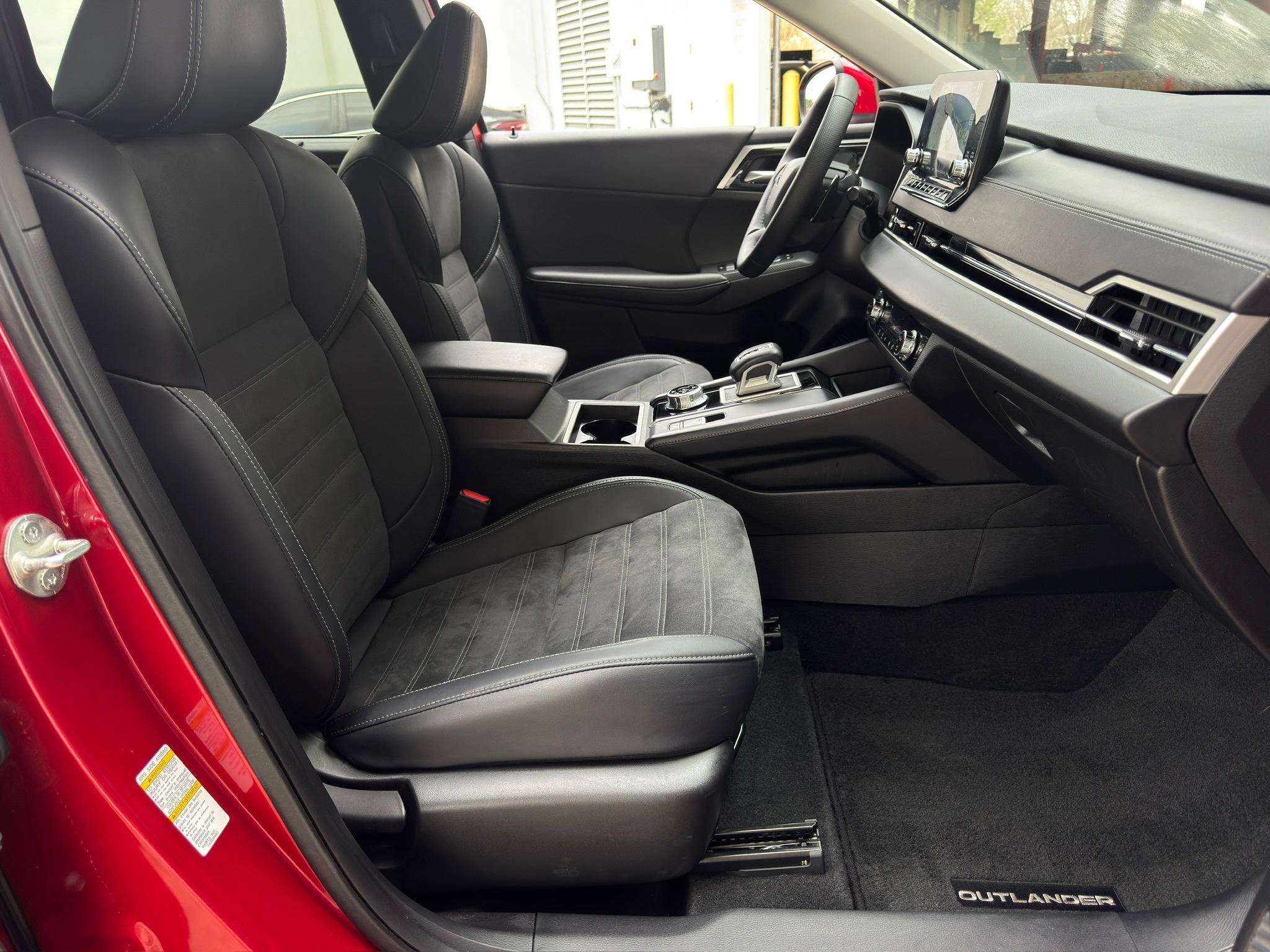 2024 Mitsubishi Outlander SE Red at Bravo Nissan