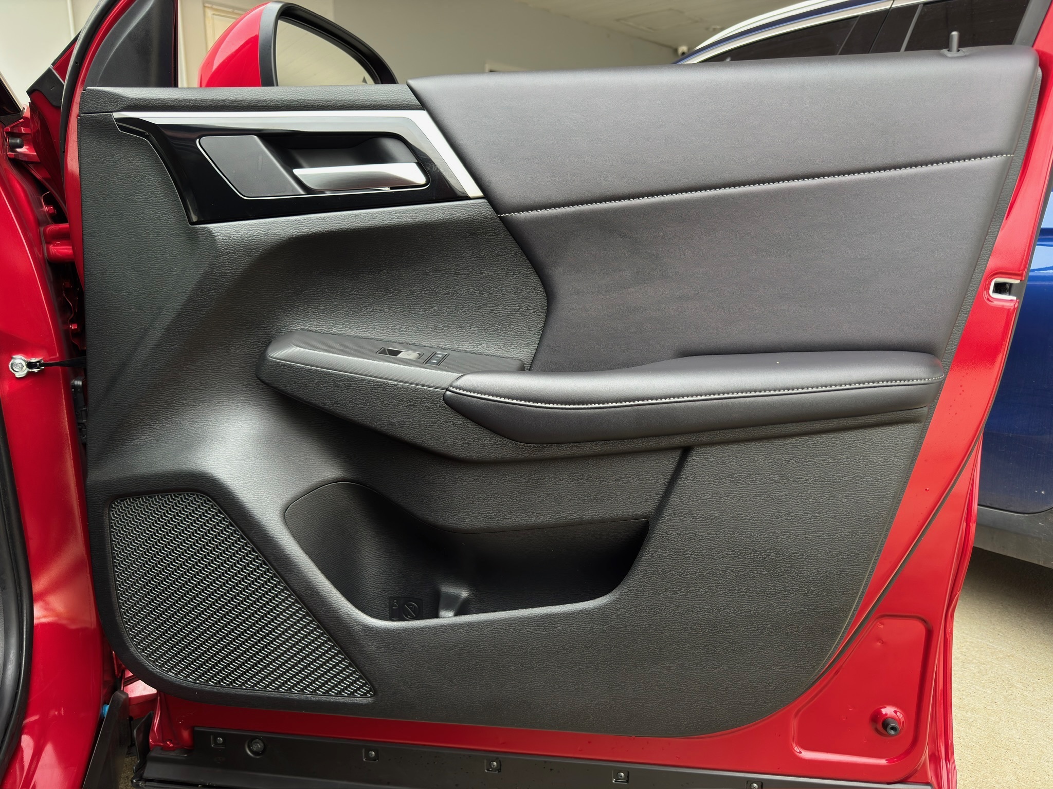 2024 Mitsubishi Outlander SE Red at Bravo Nissan