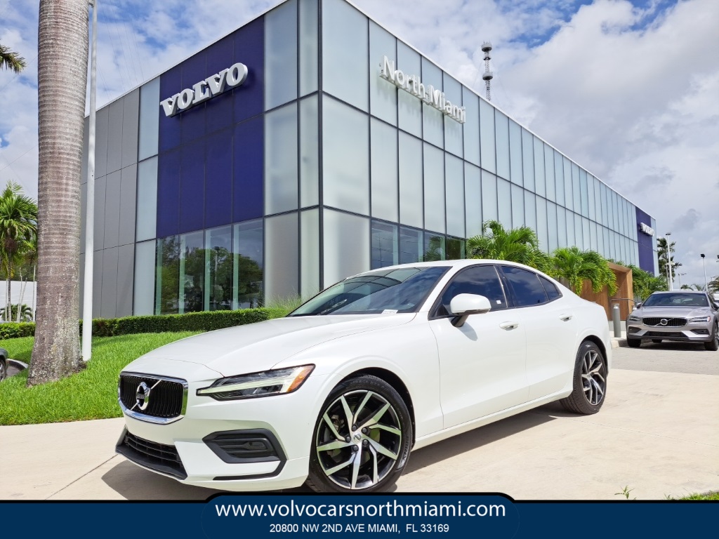 2020 Volvo S60 T5 Momentum