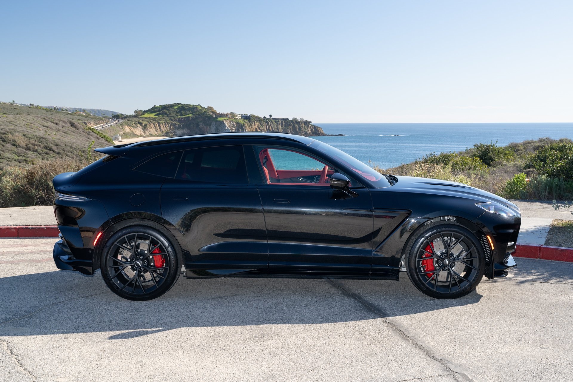 Aston Martin 2025 DBX 707