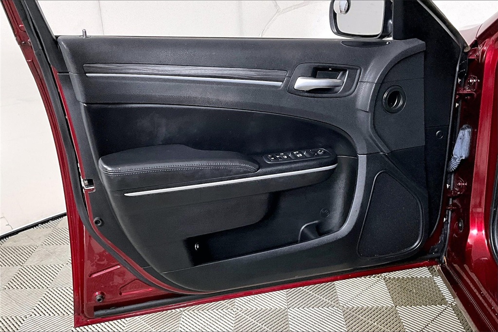 Used 2019 Chrysler 300 For Sale in OLIVE BRANCH, MS
