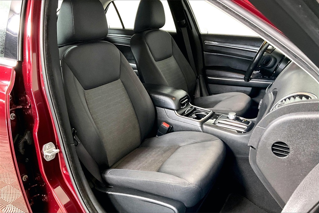 Used 2019 Chrysler 300 For Sale in OLIVE BRANCH, MS