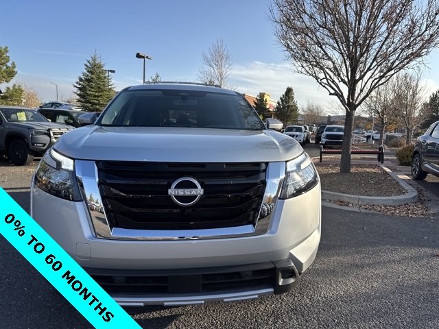 2025 Nissan Pathfinder SL's photo