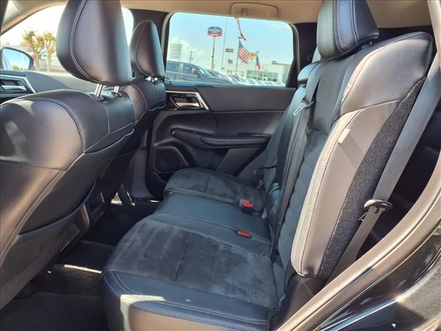 2023 Mitsubishi Outlander SE Black at Emmons Autoplex