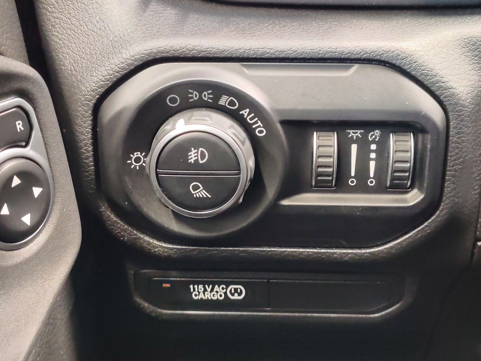 Used Car 2020 Jeep Gladiator  Mojave For Sale Under $35,000 In San Antonio, Texas