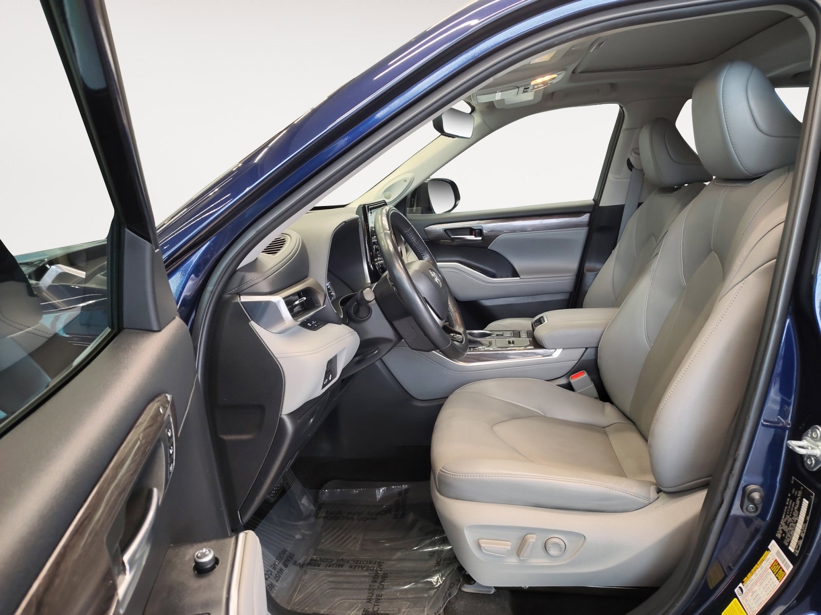 Used Car 2022 Toyota Highlander  Limited For Sale Under $35,000 In San Antonio, Texas