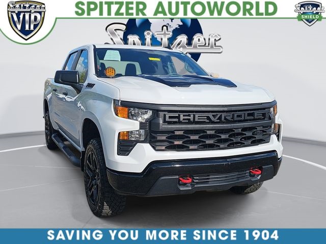 Summit White 2024 Chevrolet Silverado 1500 Custom Trail Boss Crew Cab 4WD Pickup Truck Four-Wheel Drive Automatic