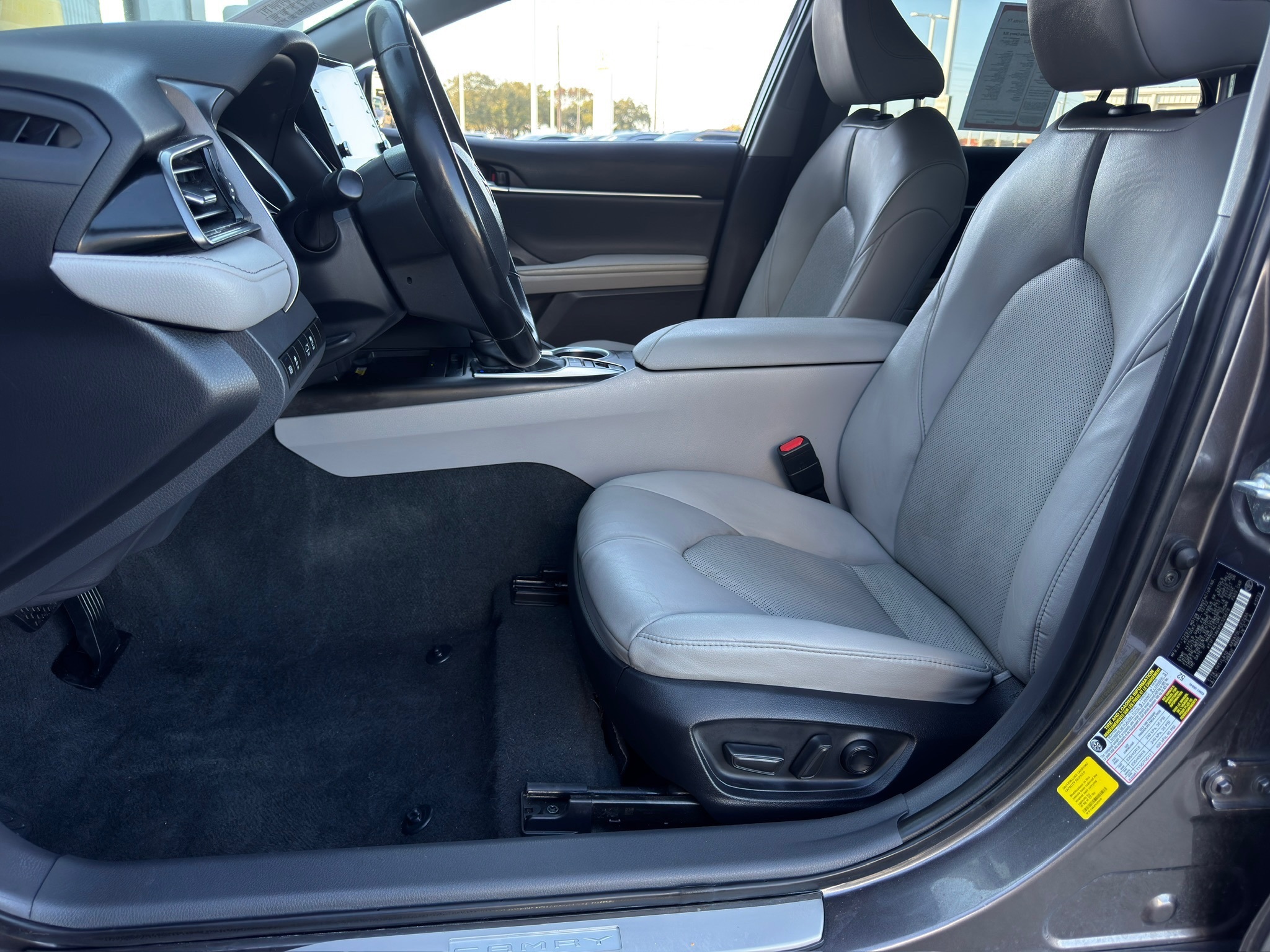 2023 Toyota Camry XLE - 9