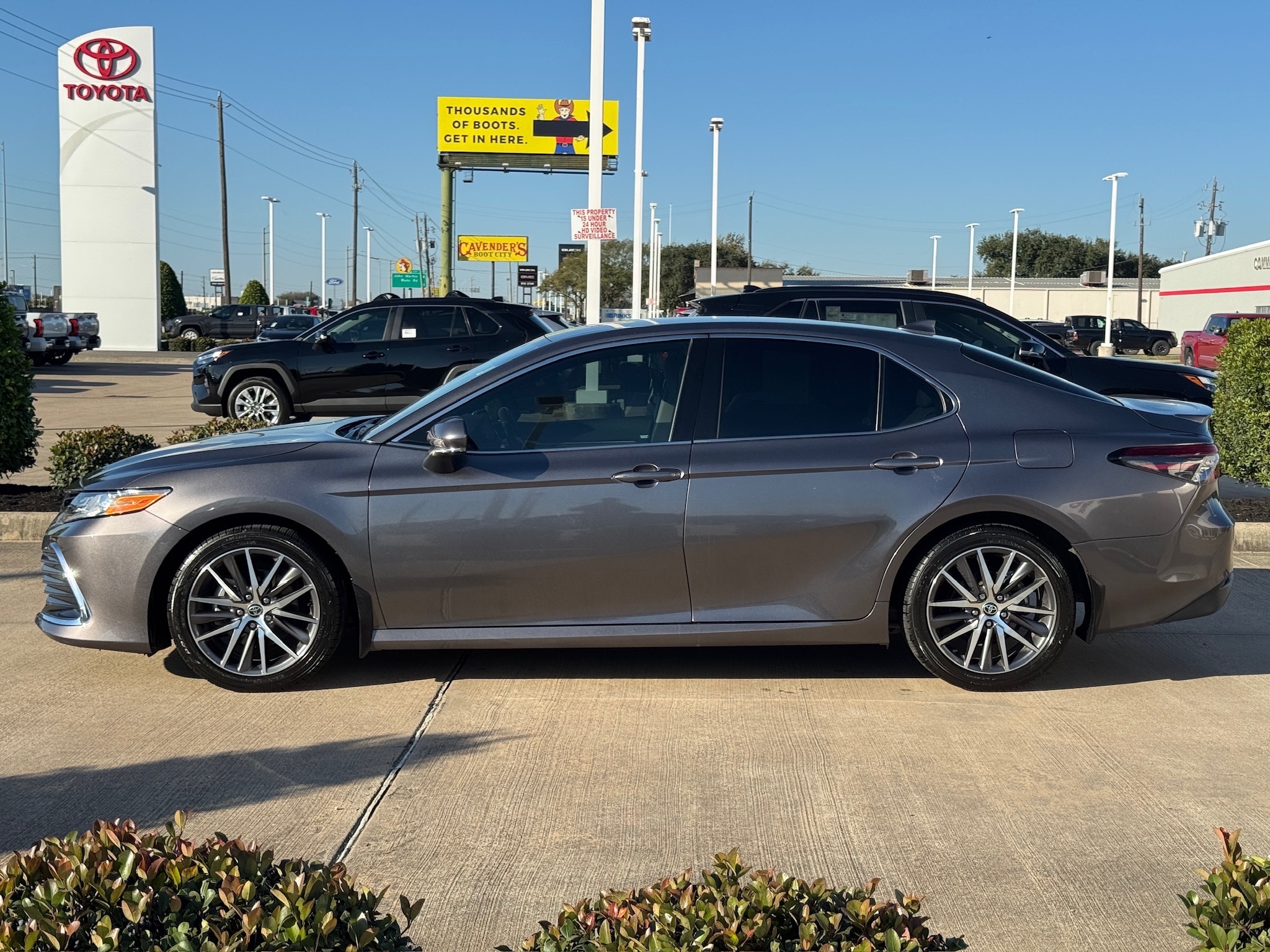 2023 Toyota Camry XLE - 11