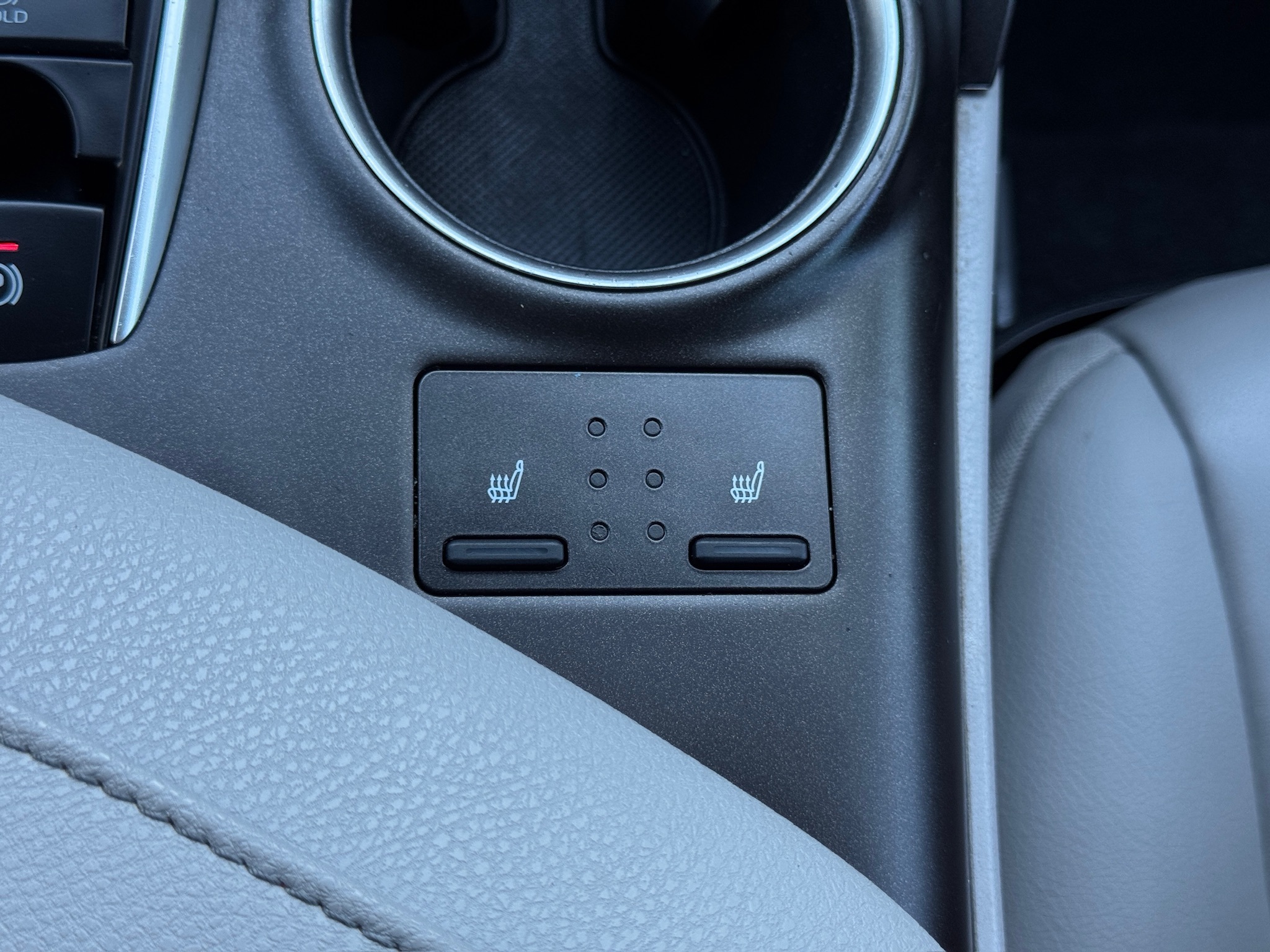 2023 Toyota Camry XLE - 6