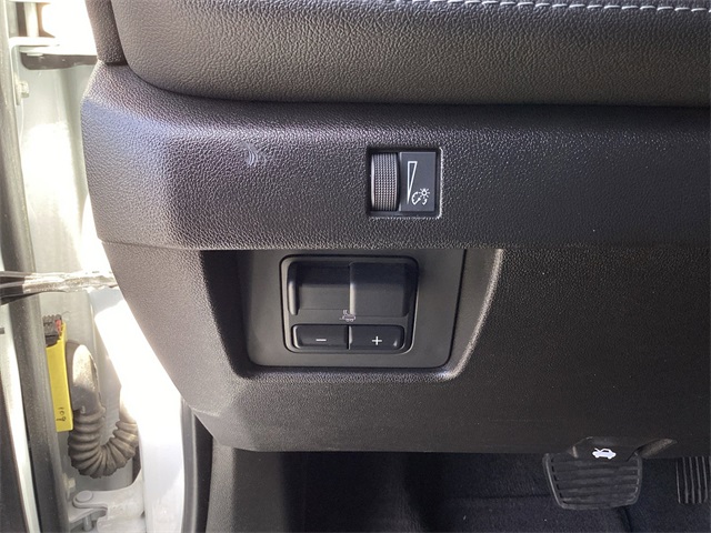 Used Car 2024 Chevrolet Colorado  Lt For Sale Under $30,000 In San Antonio, Texas