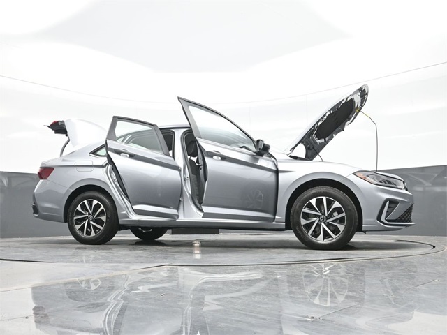 New 2025 Volkswagen Jetta For Sale in South Charleston, WV