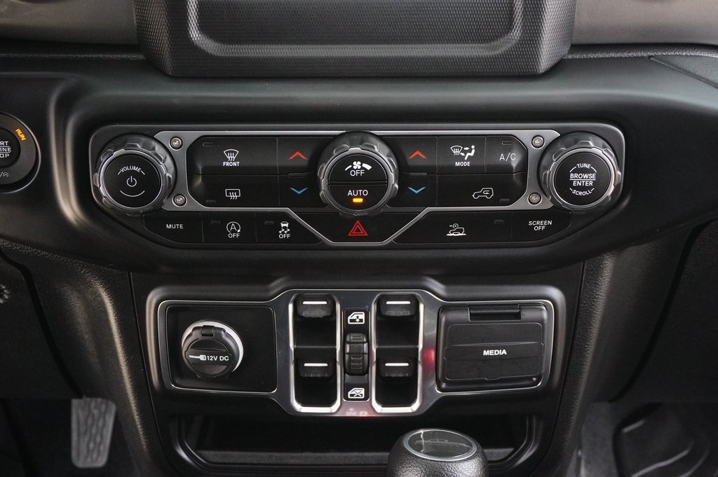 Used Car 2020 Jeep Gladiator  Overland For Sale Under $30,000 In Weatherford, Texas